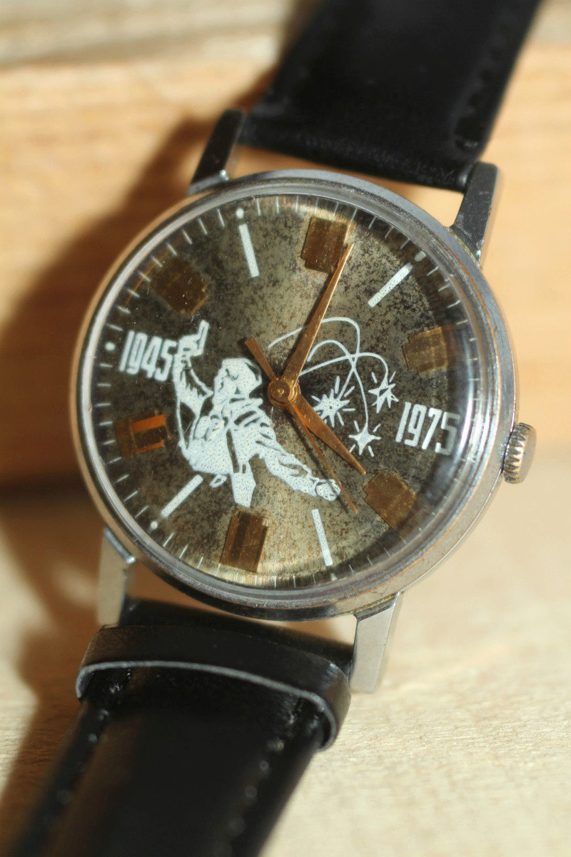 Les montres soviétiques commémoratives de la victoire A11