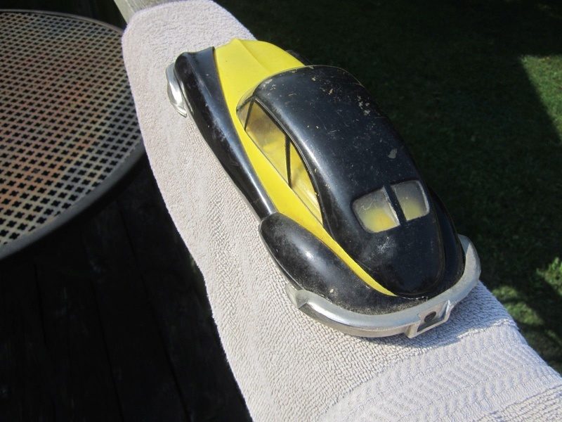 Art Deco futuristic plastic car toy 1413