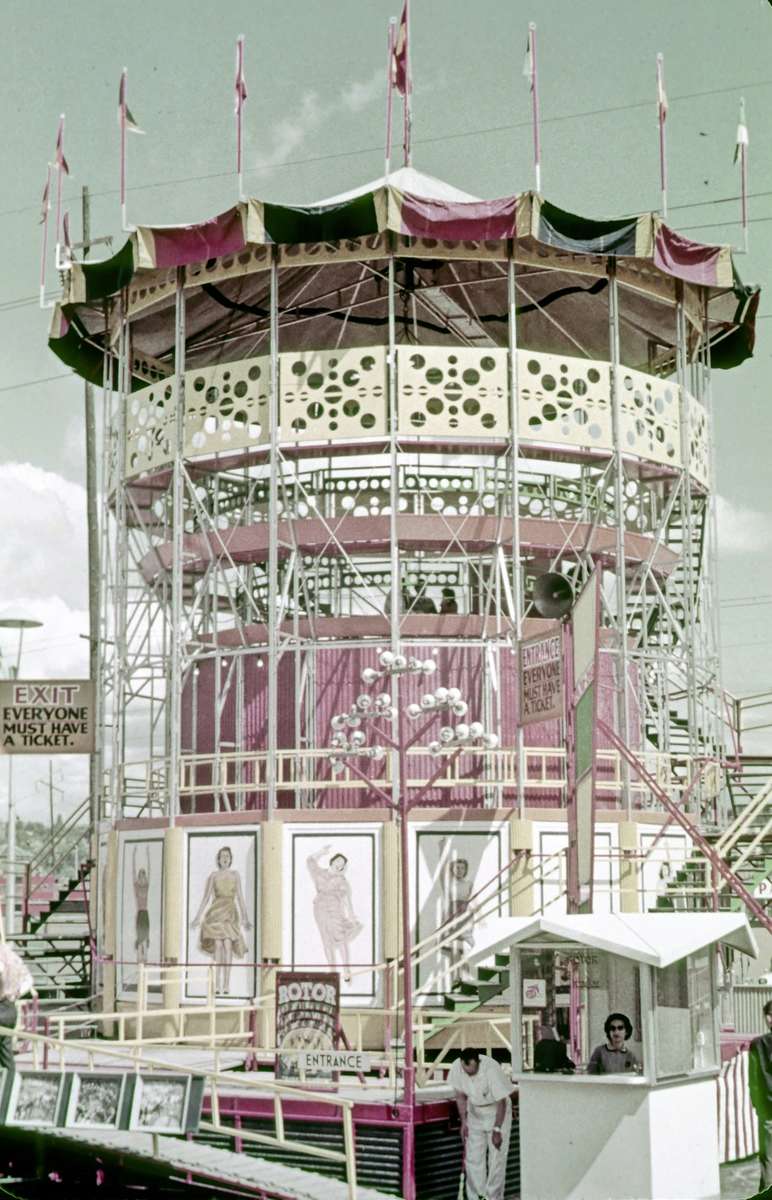 1962 Seattle World Fair  7312410