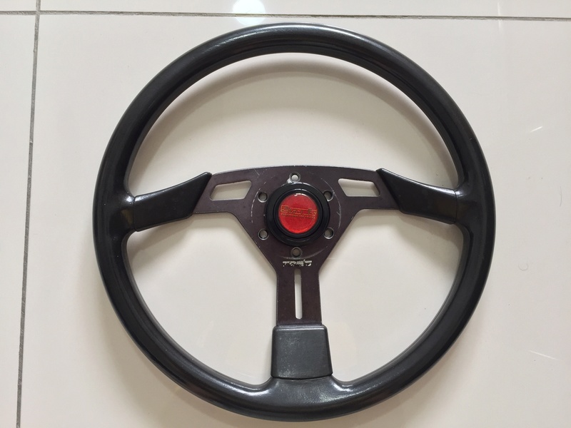 Tom's Steering Wheel Photo_12
