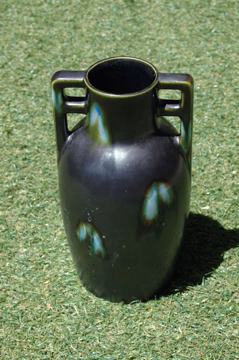 Vase grès noir à deux anses taches émail bleu vert De Bruyn à Fives  n°4849 Sans-t11