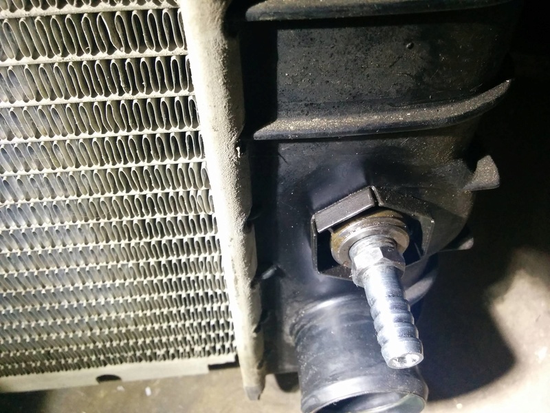 Dropping the transmission to change oil cooler line? 19718610