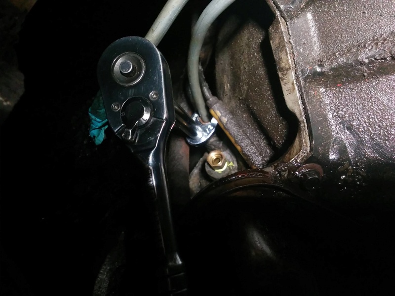 Dropping the transmission to change oil cooler line? 19724010
