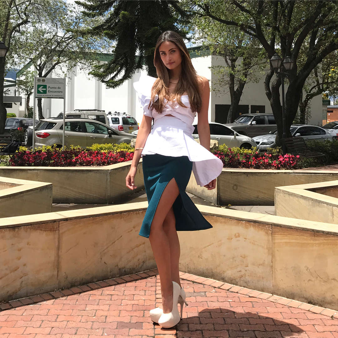juliana franco, top 16 de miss colombia universo 2020/miss earth water 2017. 21107110