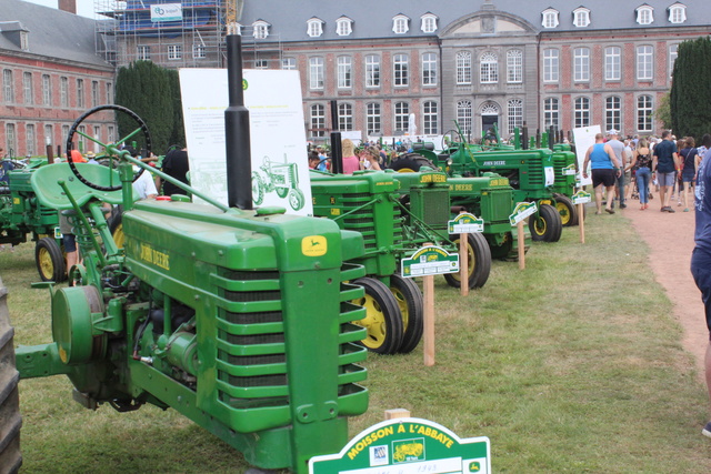 john deere      ( les 100 ans du waterloo boy ) Img_1092