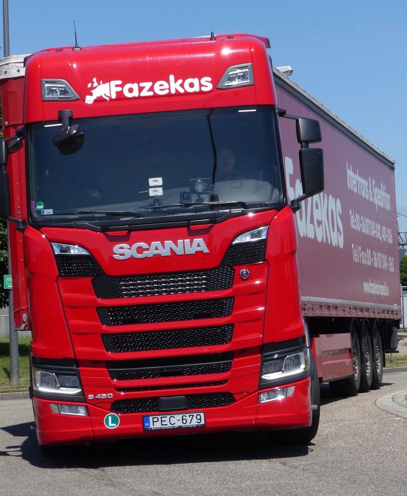 Scania série S (2016- ...) - Page 2 P1020245
