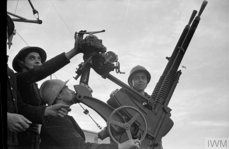 Excellentes photos FNFL de l'Imperial War Museum...bonnes idées de reconstitution à bord 610