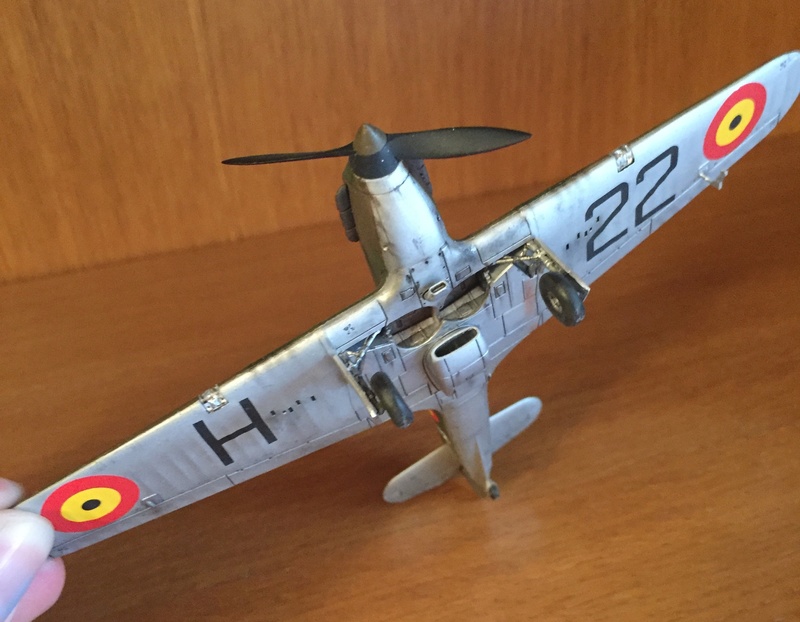 Hawker Hurricane mk1 - Airfix - 1/72 Img_4338