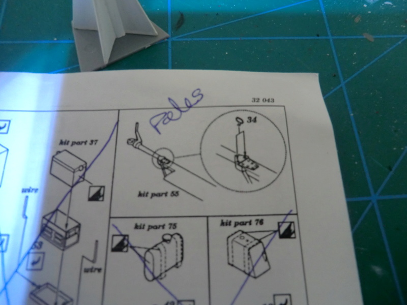 Alouette II par Kikou...1/32 Revell - Page 2 Aloue102