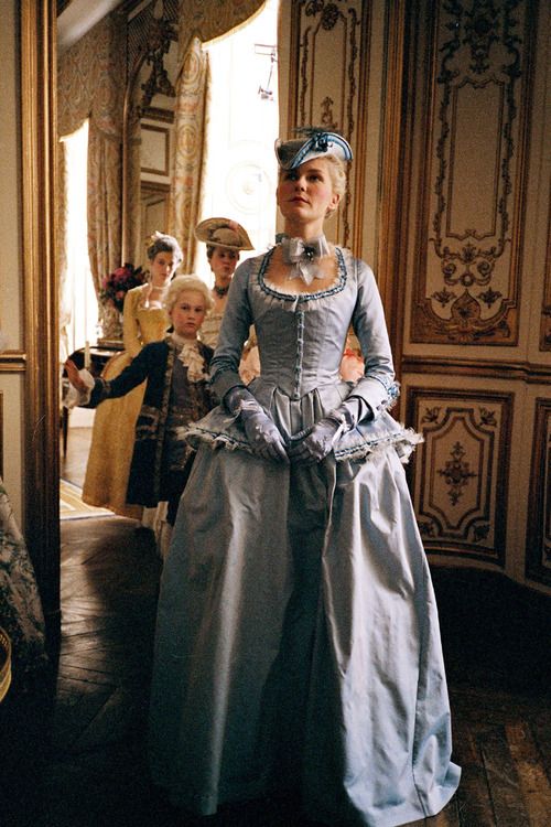 Marie Antoinette avec Kirsten Dunst (Sofia Coppola) - Page 4 42f84810