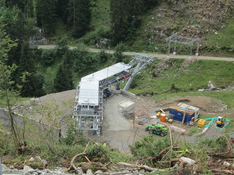 Construction du télésiège débrayable 4 places Le Fer-Brion-Tête d'Ai à Leysin VD Suisse (TSD4) Img_2065