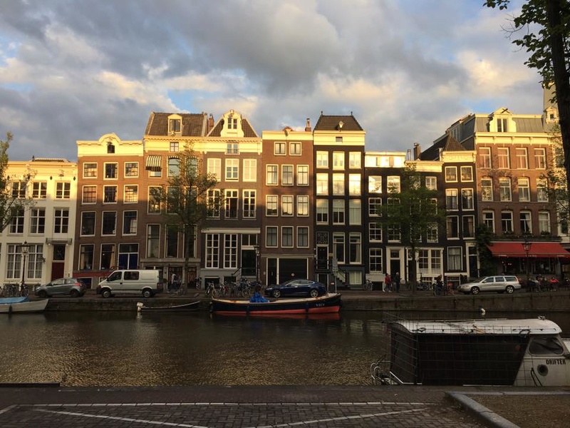 Amsterdam  20767710