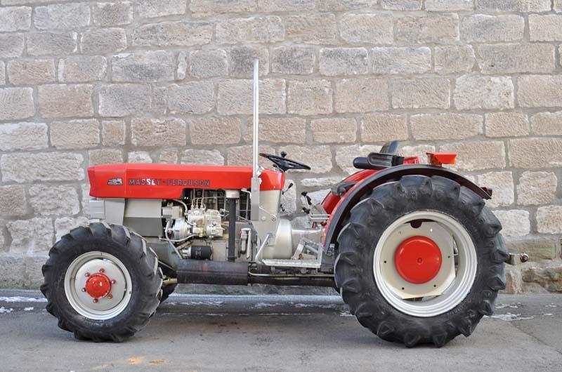 MASSEY-FERGUSON  132 A , 139 A  et 142 A ( des 4x4 MF made by EICHER) 00044