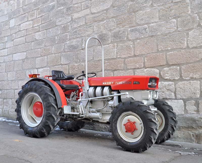 MASSEY-FERGUSON  132 A , 139 A  et 142 A ( des 4x4 MF made by EICHER) 244