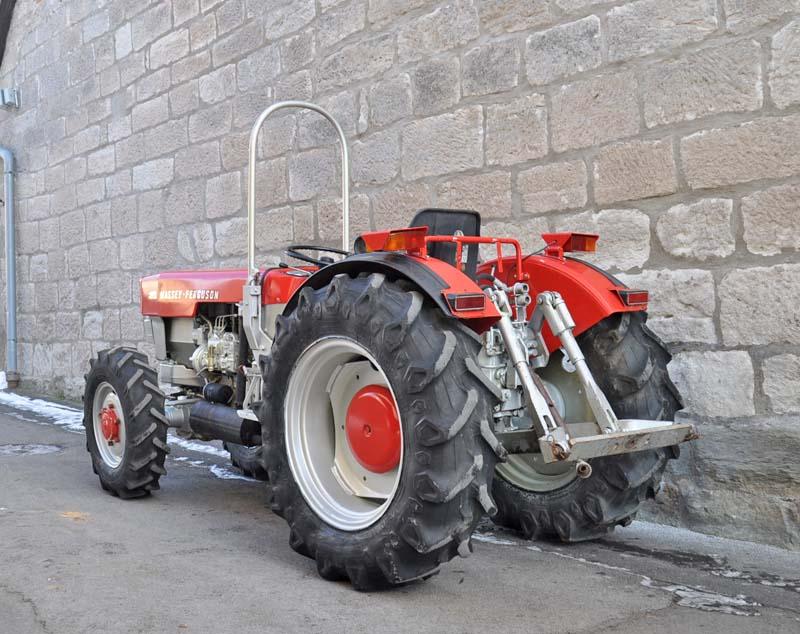 MASSEY-FERGUSON  132 A , 139 A  et 142 A ( des 4x4 MF made by EICHER) 346