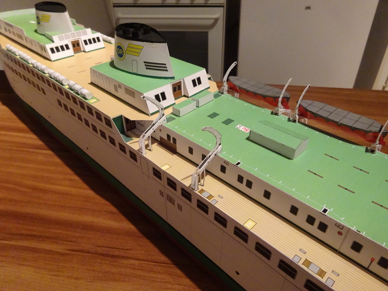 Fertig - Fährschiff Warnemünde von Conys Kartonmodellbau, gebaut von Fleetmanager - Seite 5 Dsc04946