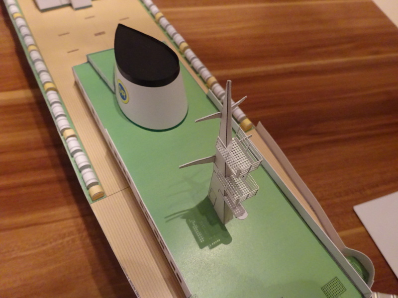 Fertig - Fährschiff Warnemünde von Conys Kartonmodellbau, gebaut von Fleetmanager - Seite 6 Dsc05442