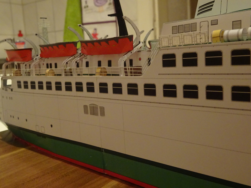 Fertig - Fährschiff Warnemünde von Conys Kartonmodellbau, gebaut von Fleetmanager - Seite 7 Dsc05466