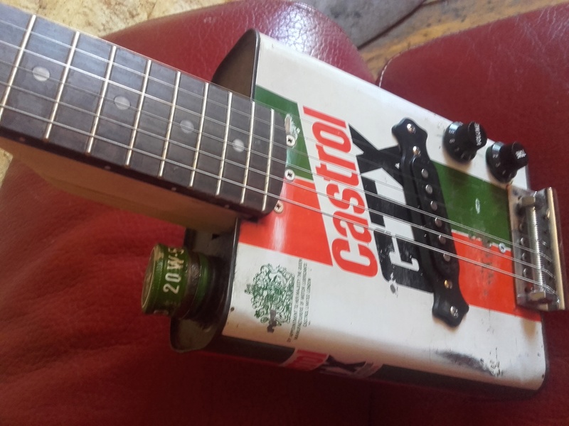 castrol box guitar 20170716