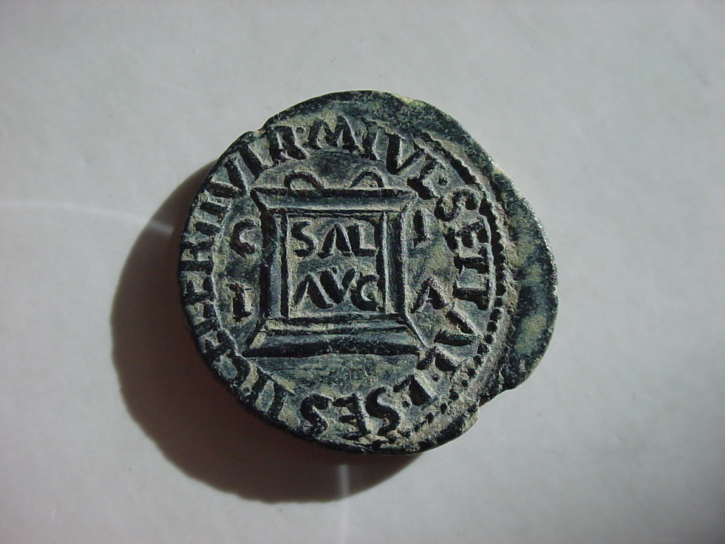 El escudo de la ciudad de Elche es en gran parte el reverso de un Semis o un As de Tiberio acuñado en Ilici Augusta. R138