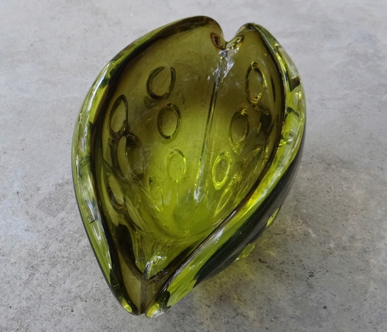 Maker ID Green Cased Glass Bubble Wrap Vase-Skruf? Pic210