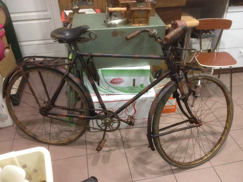 Velo qui semble allemand... Img_0710