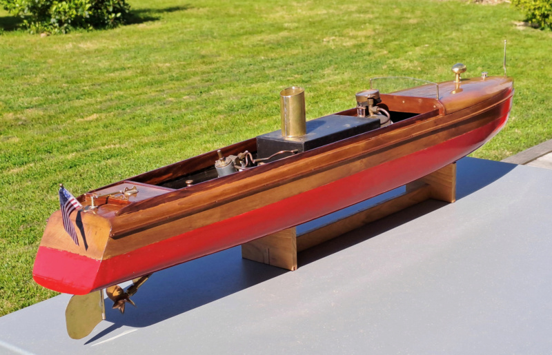 Une coque de canot de 125cm pour supporter un moteur à vapeur Stuart 20240437
