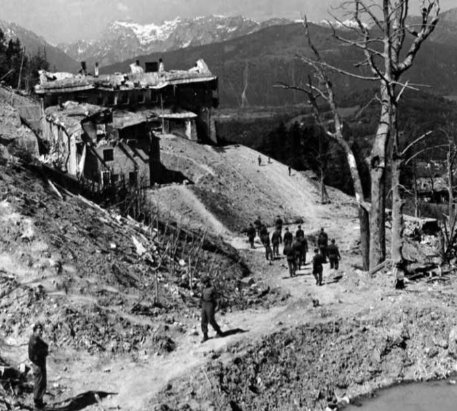 Balembois R. : Le Nid d'Aigle d'Hitler La Vérité Bergho14