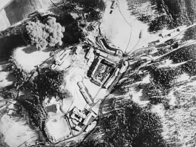 Balembois R. : Le Nid d'Aigle d'Hitler La Vérité Bomb_e10