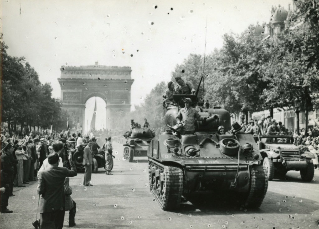 HT à identifier défilé Paris 26 août 1944 - Page 2 Ht_rmt17