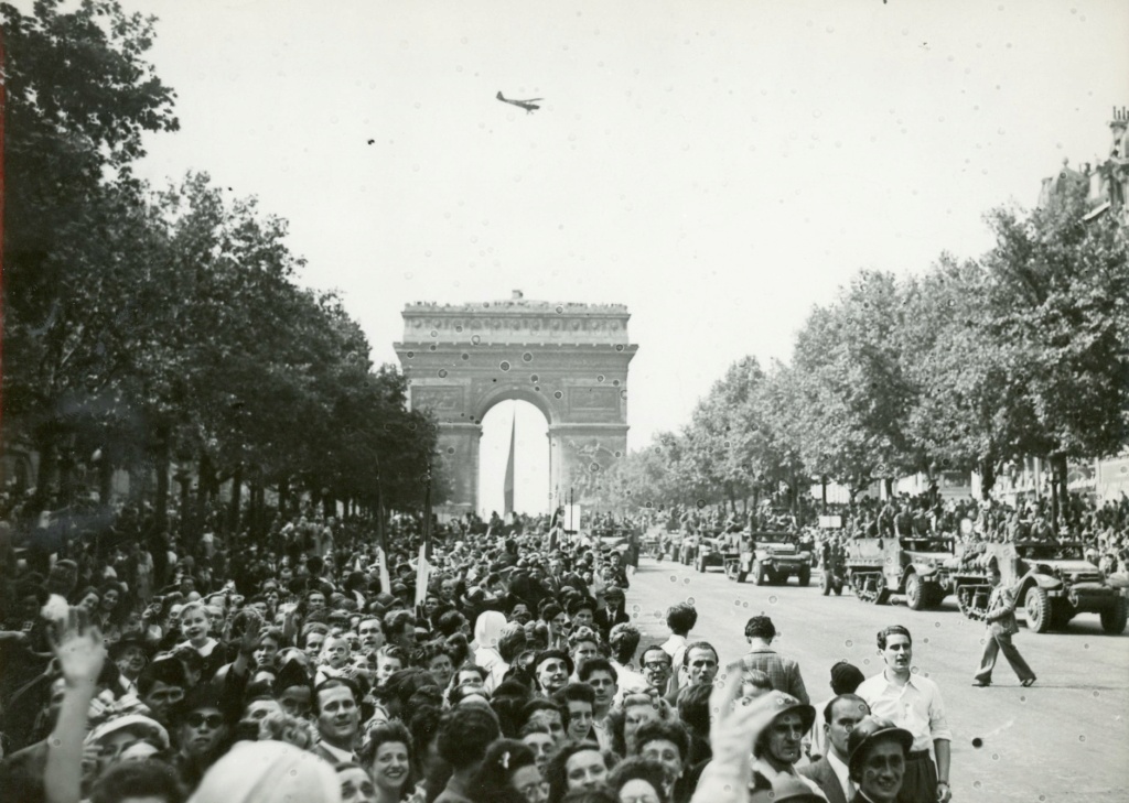 HT à identifier défilé Paris 26 août 1944 - Page 2 Ht_rmt18