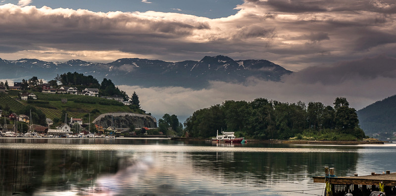 Eidfjord au petit matin ... Eidfjo12