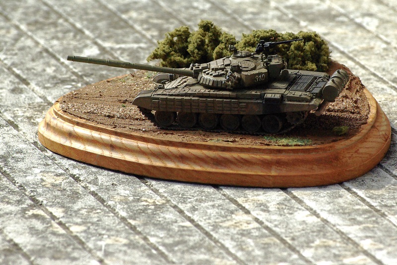 Je fais plus gros - T72B ERA modelcollect 1/72 Imgp1812