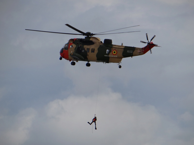 La Panne : Exercice d'hélitreuillage depuis un Sea King (24/07/17) + photos  P_39610