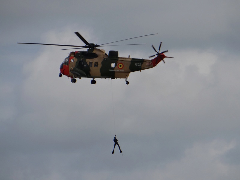 La Panne : Exercice d'hélitreuillage depuis un Sea King (24/07/17) + photos  P_39810