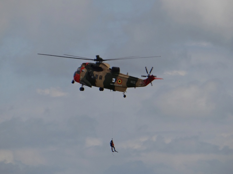 La Panne : Exercice d'hélitreuillage depuis un Sea King (24/07/17) + photos  P_40010