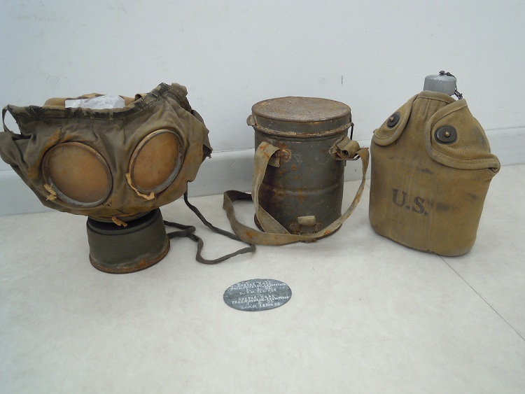 Masque à gaz WW1 et WW2 Dscn3910