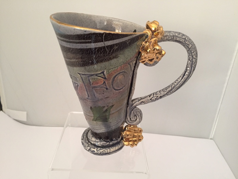 Unusual mug marked Oxford Gallery 2000 - Philomena Pretsell Img_2516