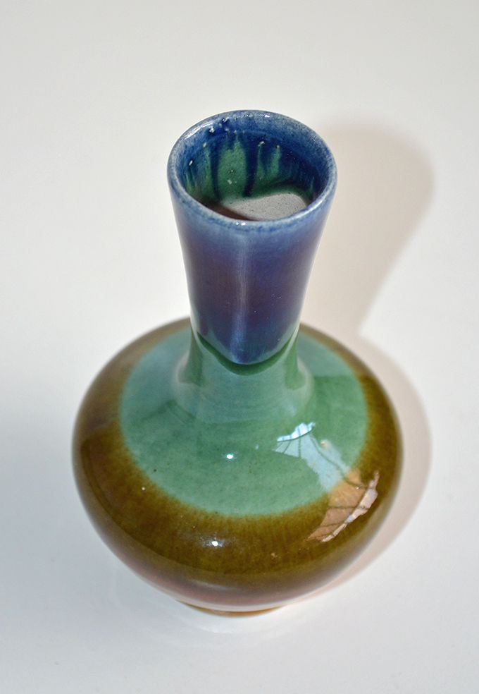 Bud vase with interesting glaze…Ruskinesque? S-l16012