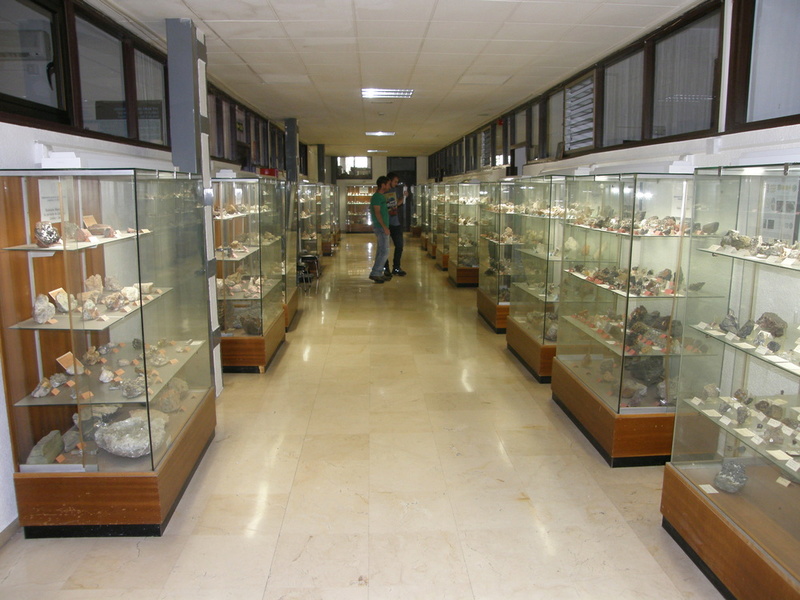 MUSEO DE MINERALOGIA, FACULTAD DE CIENCIAS DE GRANADA Pa091010