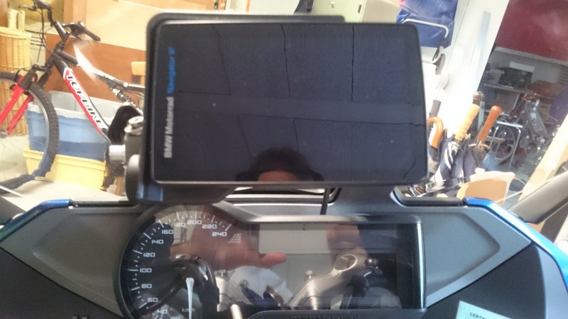 Montage GPS au dessus du tableau de bord sur R 1200 RS Img-2013