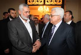تايمز أوف إسرائيل : توقيت حل اللجنة الإدارية لحماس سيحرج عباس مع ترامب Gf1210
