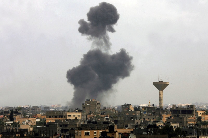 غارات لطائرات الاحتلال على قطاع غزة Ggfd10