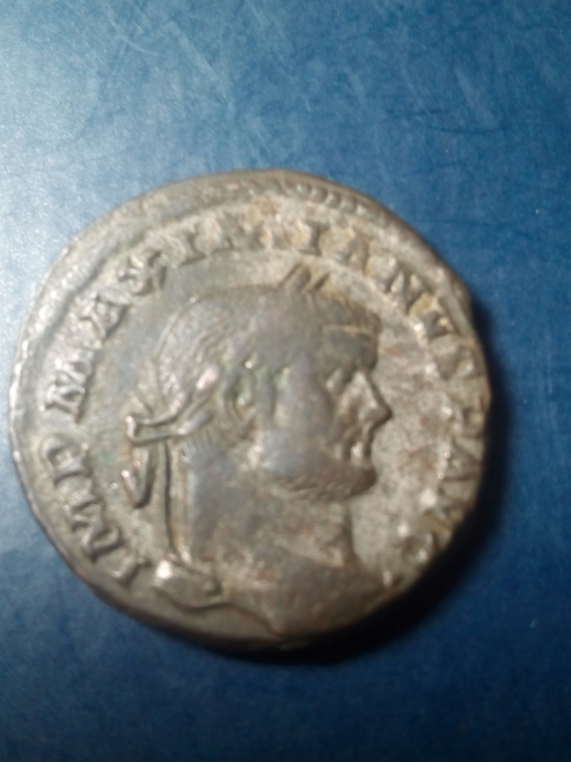 Nummus de Maximiano Hércules. GENIO POPVLI ROMANI. Trier Img_2236
