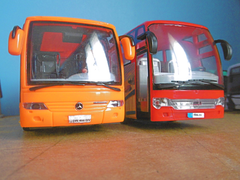 iveco - Les cars et bus miniatures P1190211