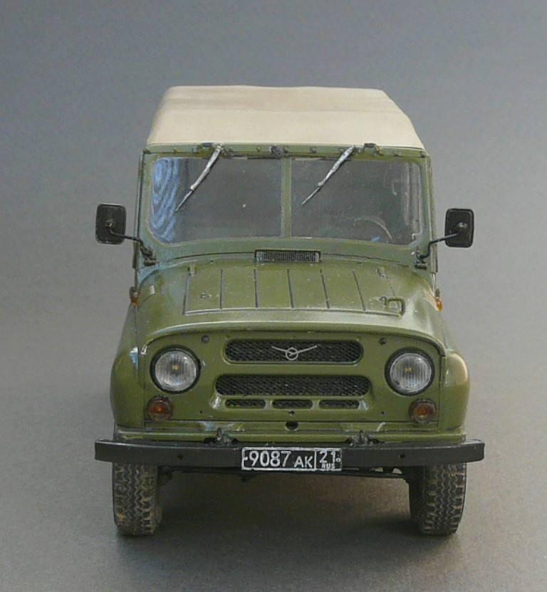 УАЗ-469,1\35,Trumpeter P1080417