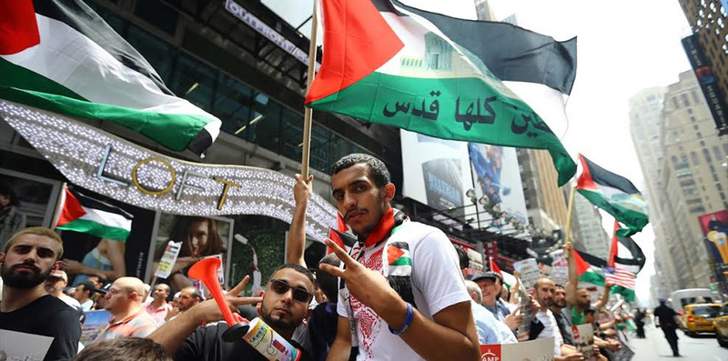 بمشاركة يهودية .. تظاهرات بشوارع نيويورك تندد بالانتهاكات الإسرائيلية في الأقصى Dd10