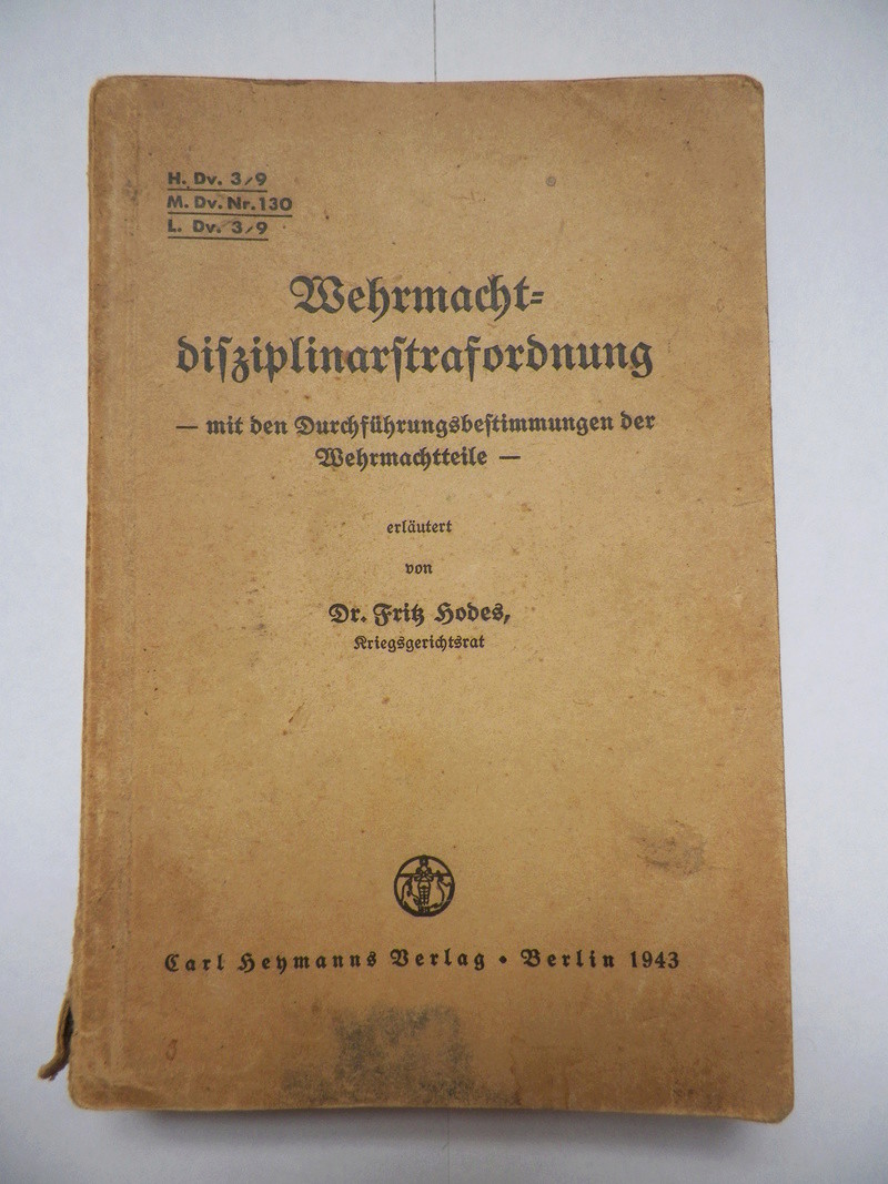 Livre ou manuel allemand "Berlin 1943" avec document daté 08/1943 201_0010