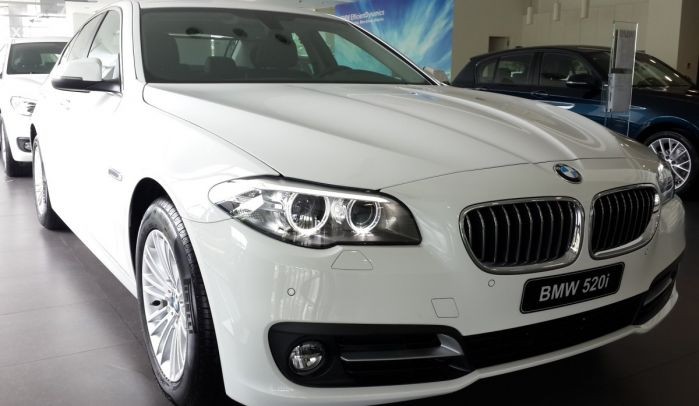 بي ام دبليو BMW 520i 2017 00011