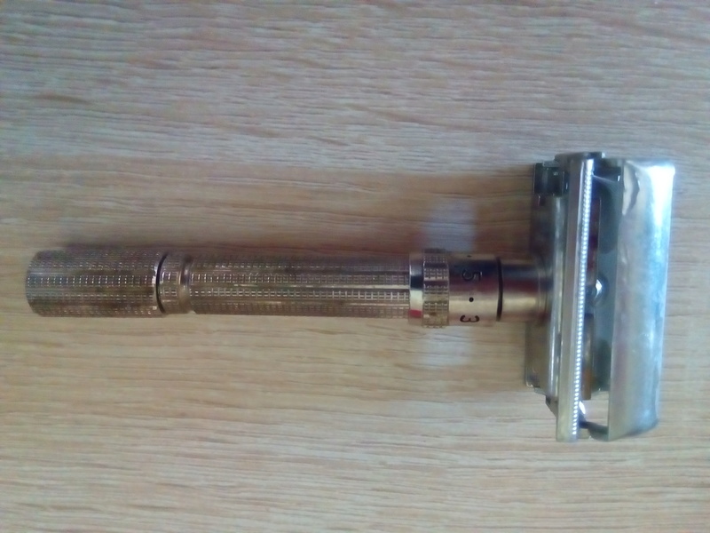 1ère restauration d'un D.E. : GILLETTE SLIM K.2 1965 110